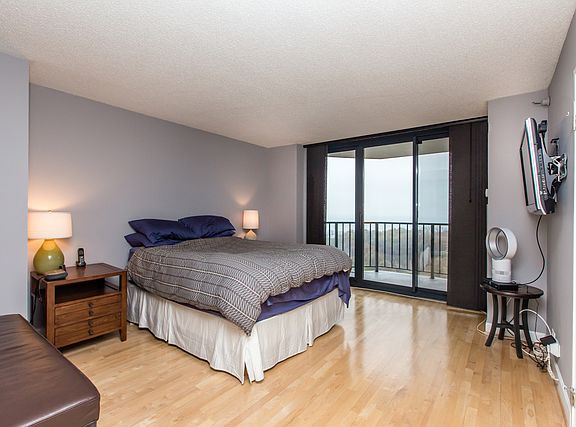 5th image of 3660 N Lake Shore Dr APT 1701