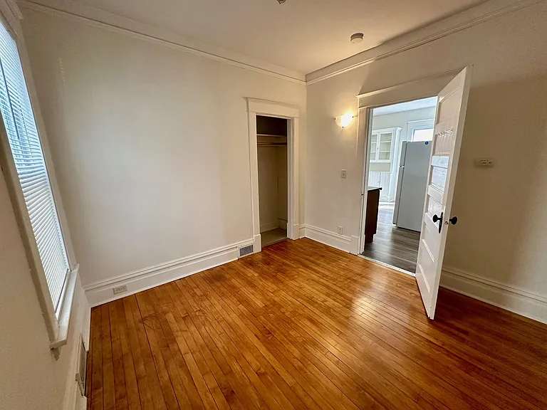 227 Humboldt Ave N #1 — Photo 16