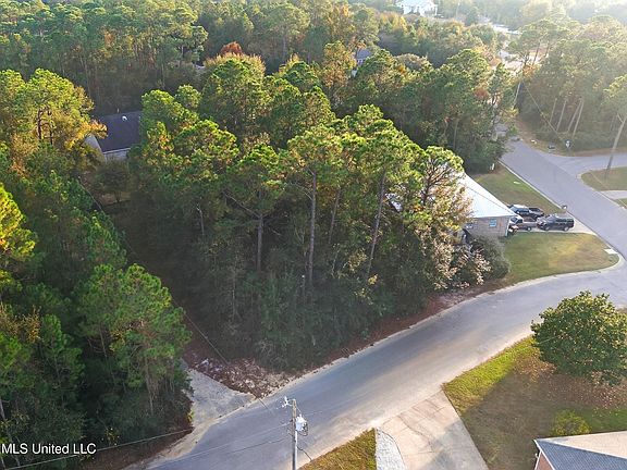 4th image of Greenwood Dr Lot 4