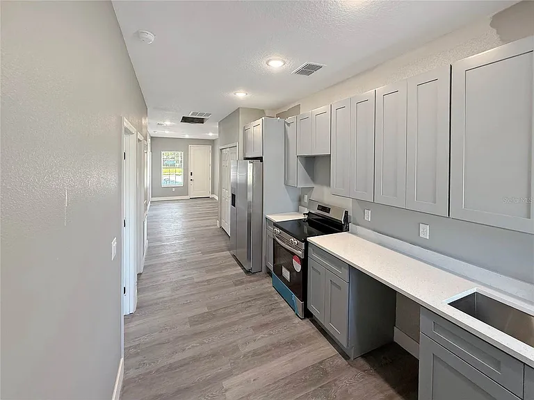 323 Pearl St #1 — Photo 11