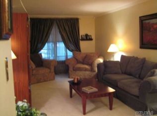 22630 Kingsbury Ave, Bayside, NY 11364