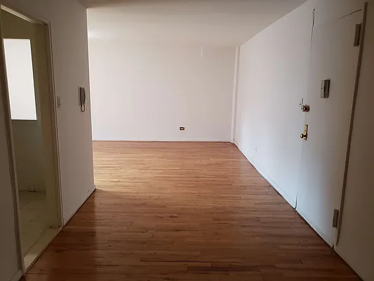 Rented by Mahzari Realty Inc | media 6