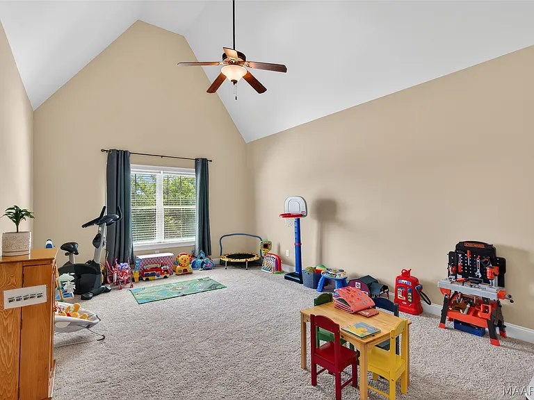 377 Sydney Ave — Photo 14