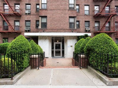 141-60 84 Road #3B, Queens, NY, 11435