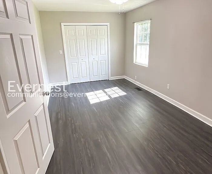 736 Hancock Rd — Photo 9