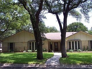 1st image of 305 Glade View Dr