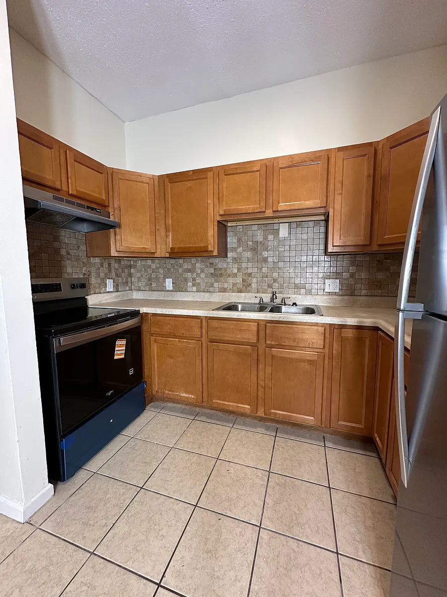 Photo 2 of 7 - 2715 Accomac St #2717 - Saint Louis, MO Building Photo - 2715 Accomac St #2717