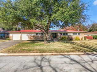 4612 Holiday Ln W, North Richland Hills, TX 76180
