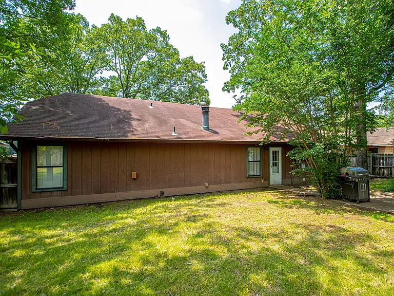 122 Pecan Valley Dr — Photo 27