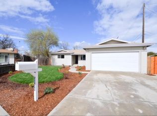 3138 E Duran Ave, Visalia, CA 93292