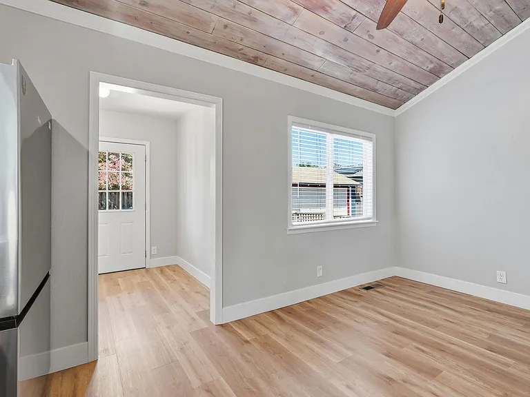 2291 Cottle Ave — Photo 15