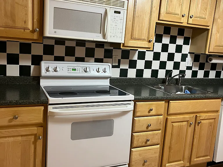 50 Bryon Rd #6 — Photo 3