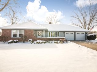 1033 Bourne Ln, Schaumburg, IL 60193