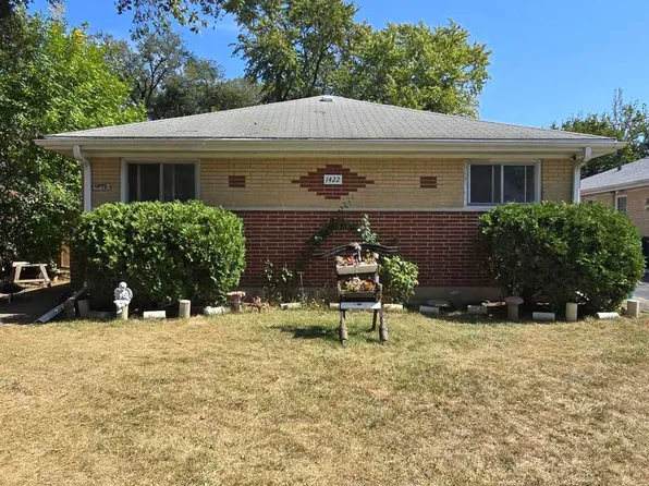 1422 Johnson St, Lockport, IL 60441