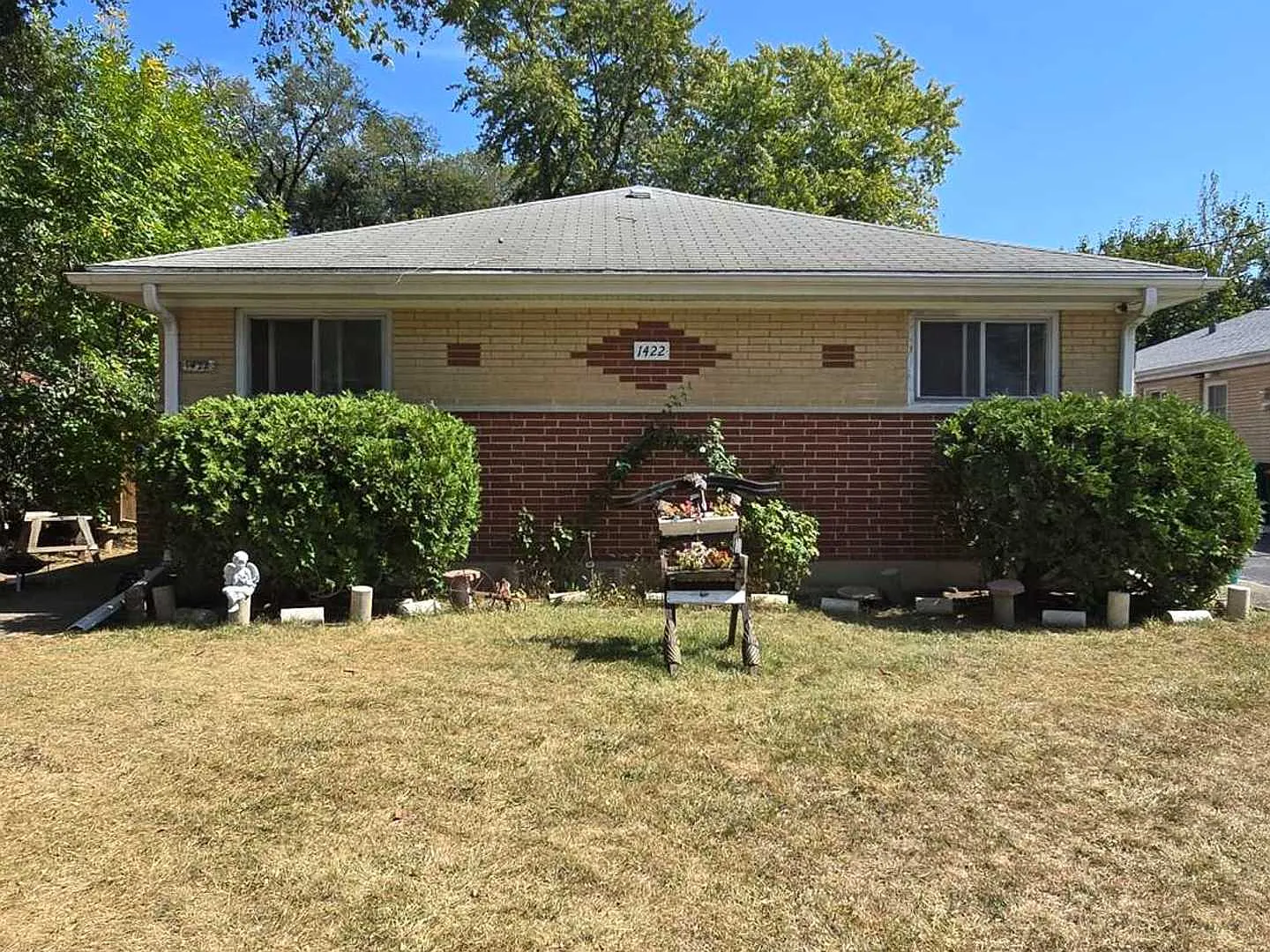 1422 Johnson St photo 1