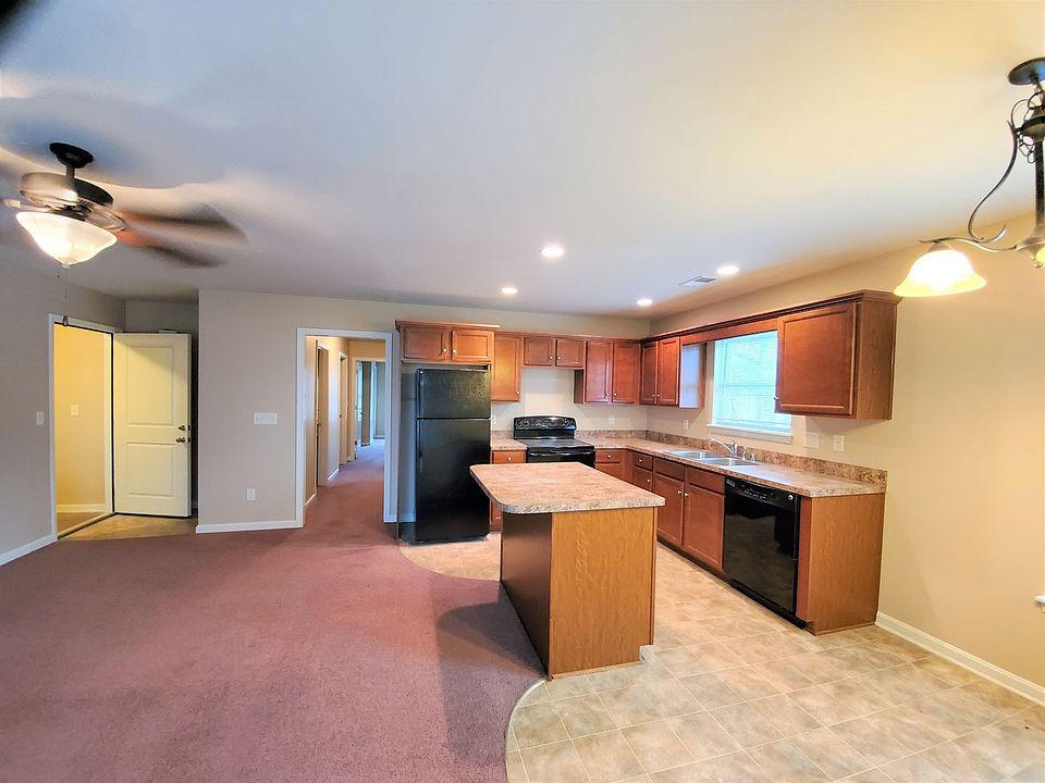 1st image of 409-415 Rosewood Ct