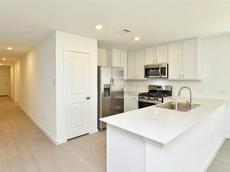 10218 Prairie Dunes Ln — Photo 10