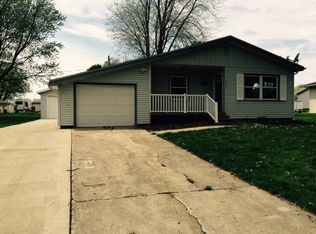 725 S Kiel St, Holstein, IA 51025