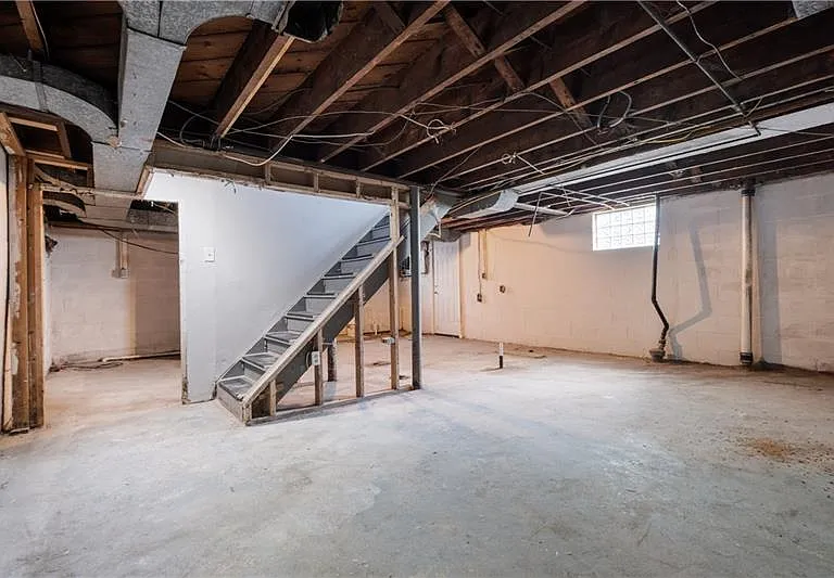 321 Arlington Ave — Photo 17