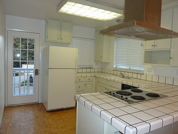 5th image of 1713 Eastbrook Ct