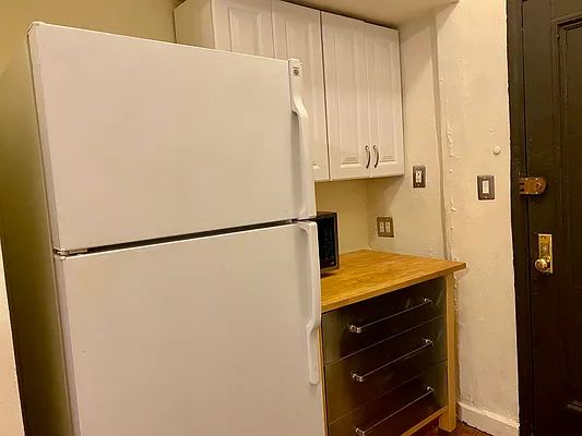 Rented by NextStopNY | media 10