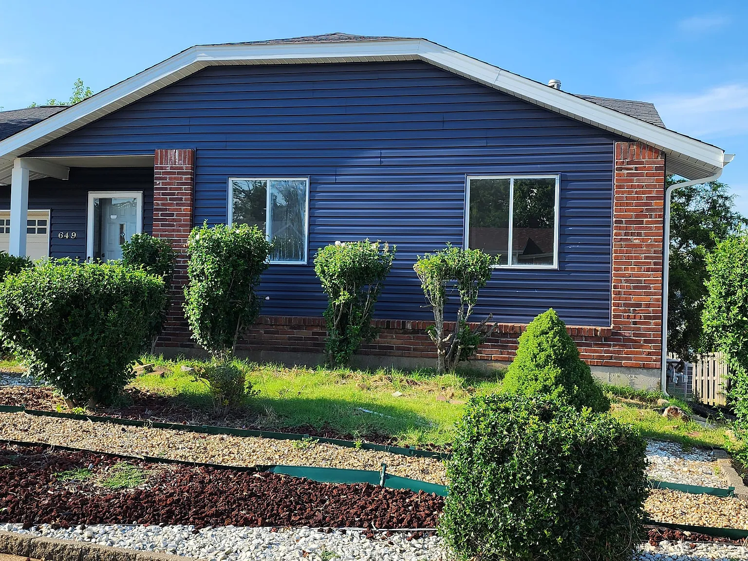 3 bed, 1437 sqft, $2,675 — Photo 2