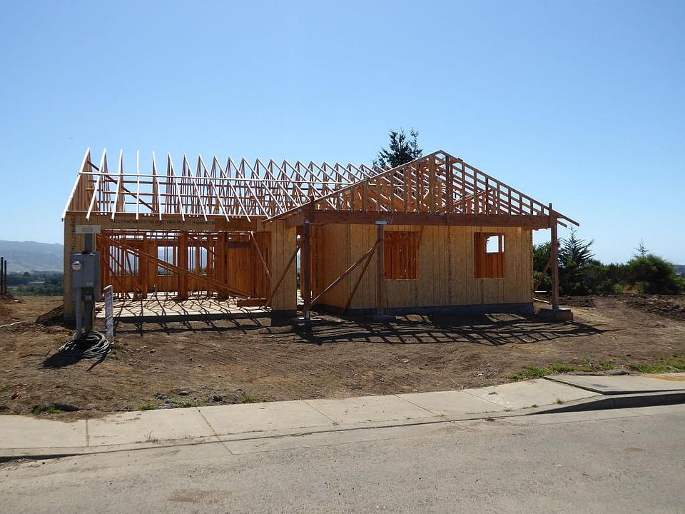 1st image of 675 Hilltop Dr