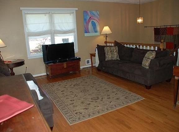 2nd image of 1269 Glen Carlyn Dr