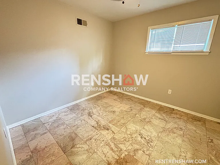 1053 Treadwell St — Photo 9