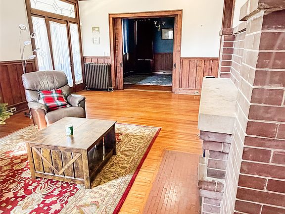 4th image of 704 Mabry St