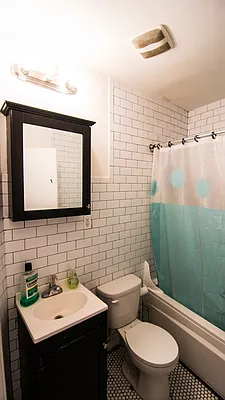 Rented by Lofts and Flats LLC | media 29