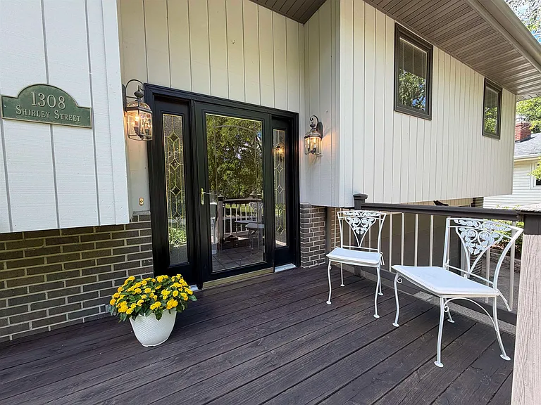 1308 Shirley St — Photo 13