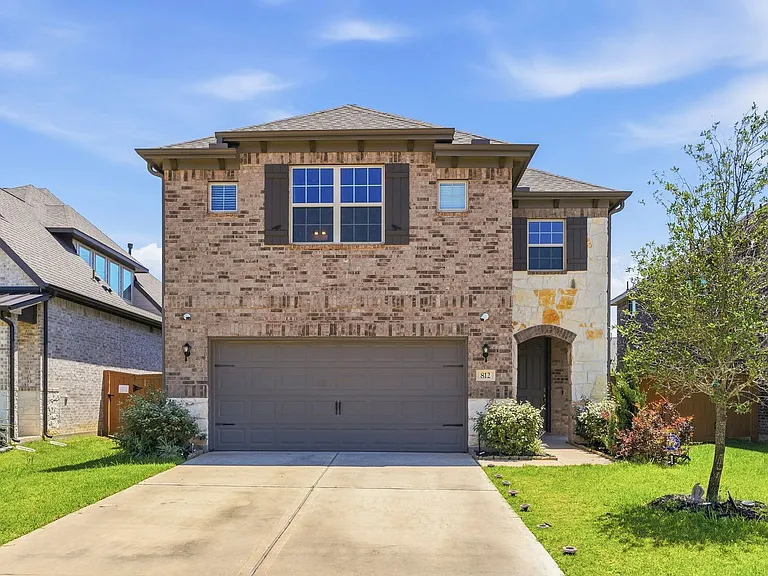 812 Coronado Terrace Ln — Photo 1