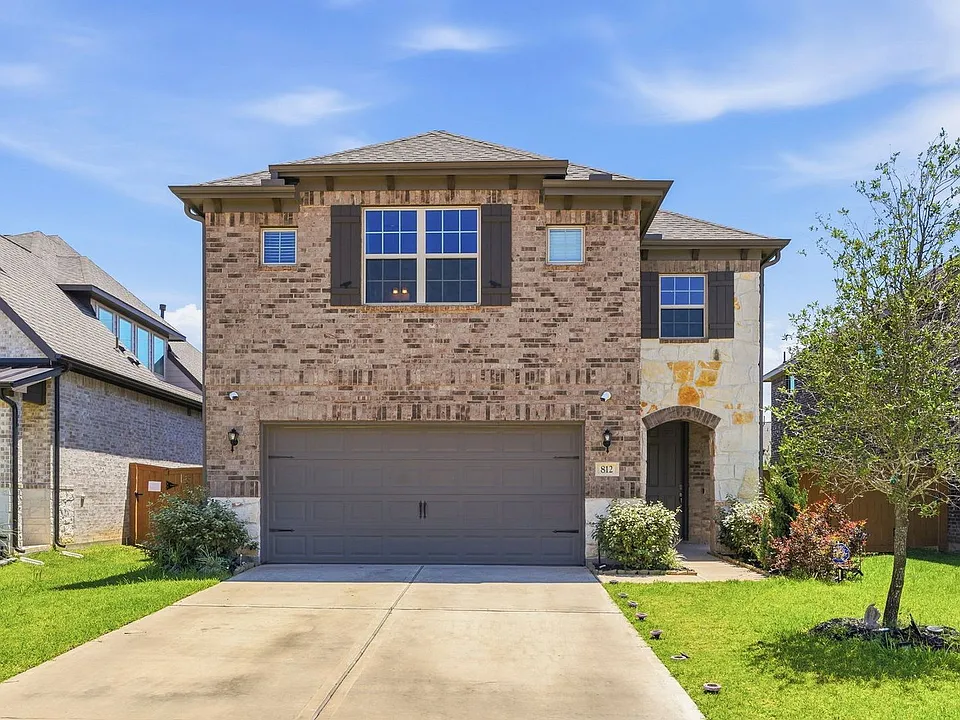 812 Coronado Terrace Ln