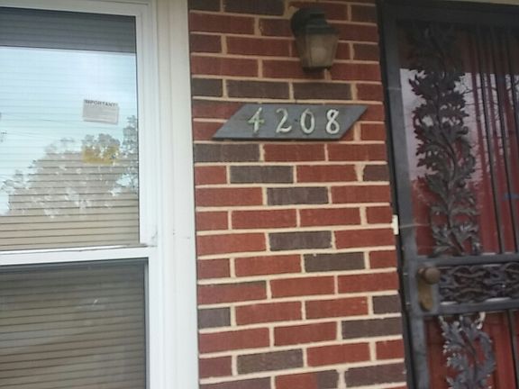 3rd image of 4208 Hampshire Dr