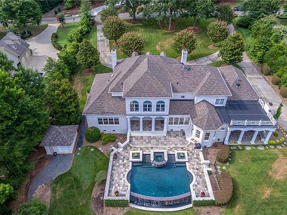 5th image of 4522 Parview Dr N