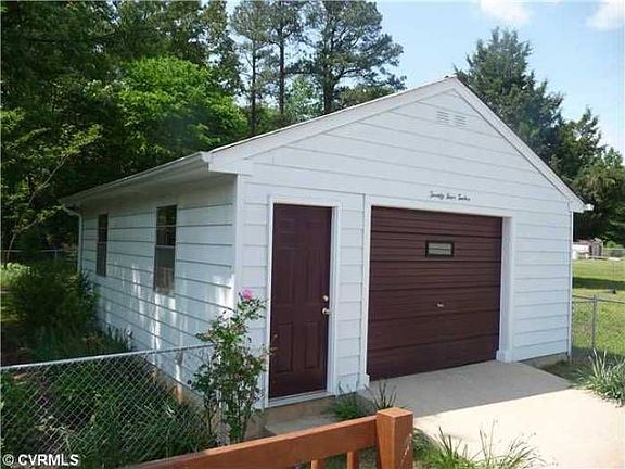 2nd image of 2412 Homeview Dr