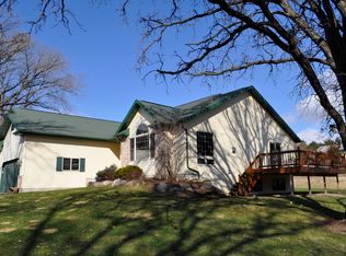 W7420 Phillips Rd, Pardeeville, WI 53954