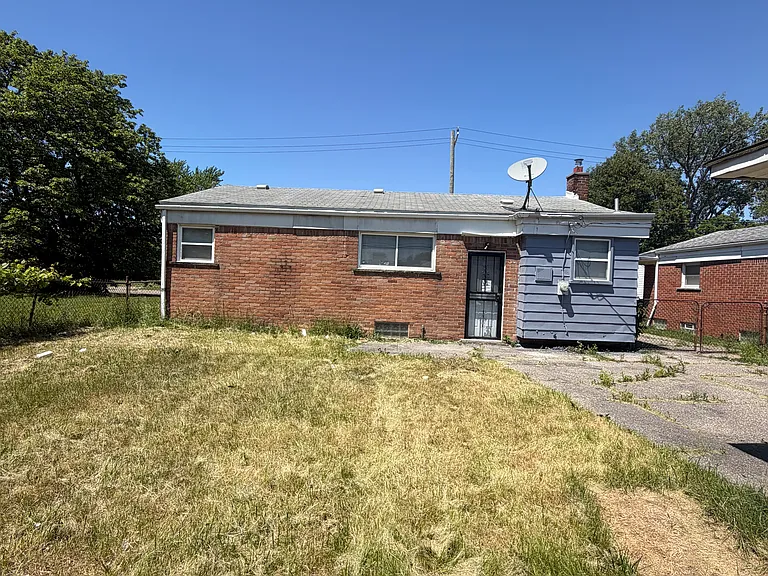15753 Ellis St — Photo 5
