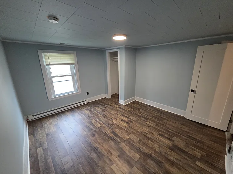 208 E Liberty St — Photo 4