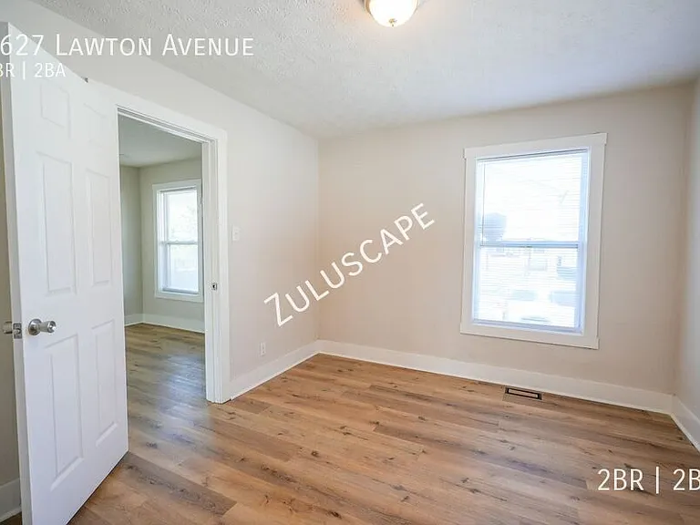 1627 Lawton Ave — Photo 5