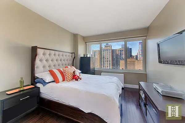 Sold by Halstead Real Estate | media 5