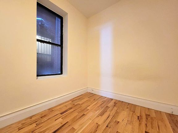 4th image of 256 E 10th St #1S