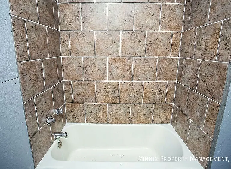 2222 27th St — Photo 22