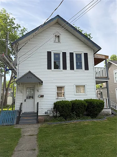 524 W 1st St Photo 1