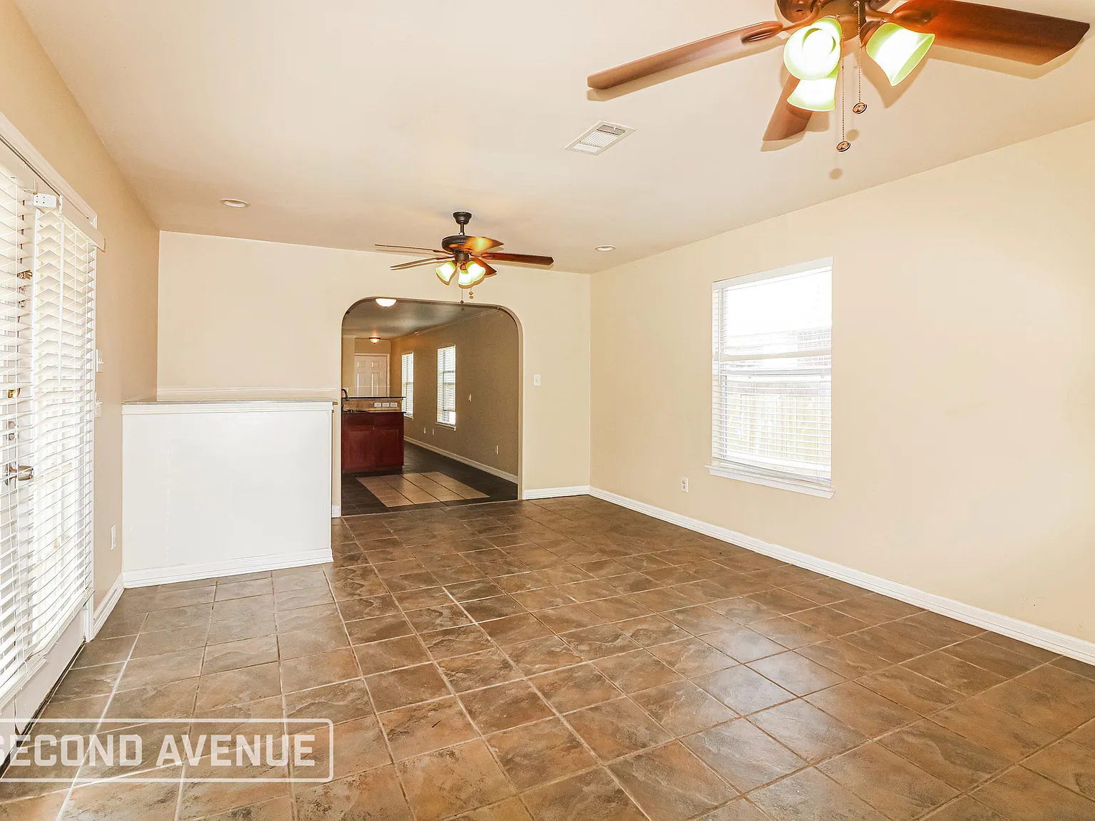 3 bed, 2.0 bath, 1594 sqft, $1,795 — Photo 3