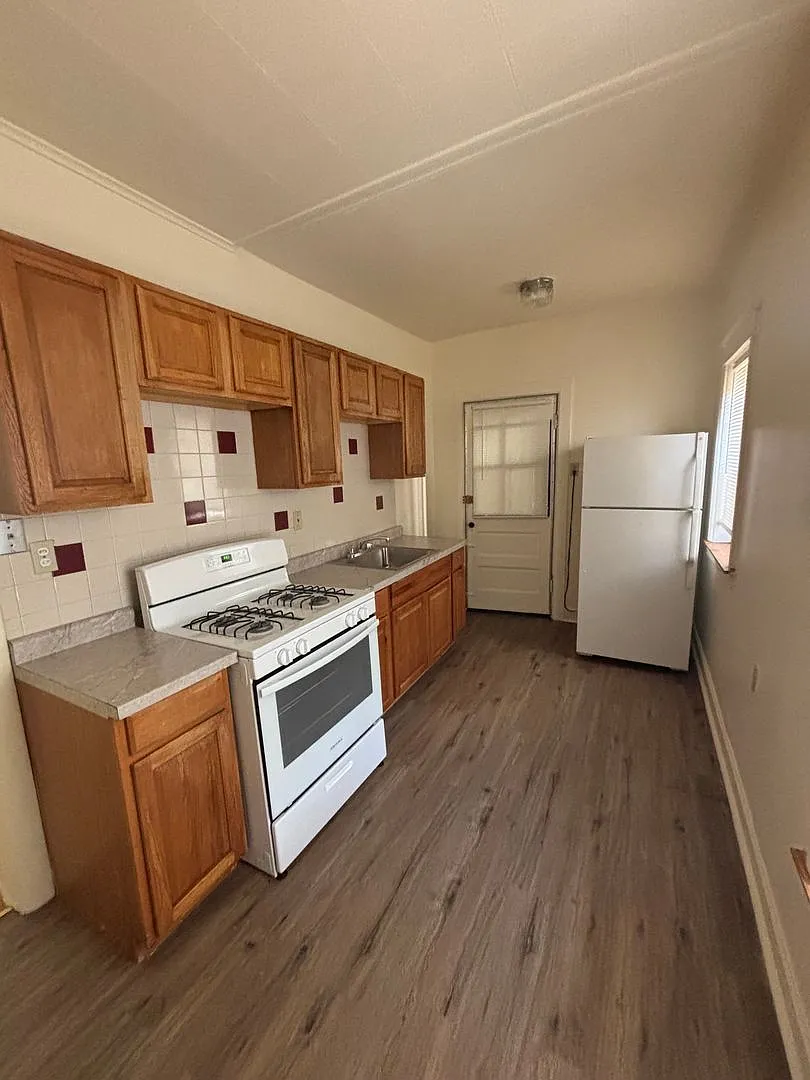 Building Photo - 7200-10 S South Shore Dr #2525-2535