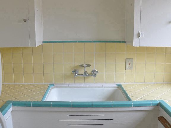 Ceramic tile-lots of cabinet storage