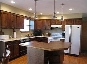 4th image of 809 Suncrest Pl