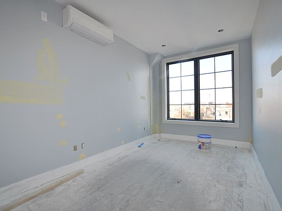 3rd image of 681 Franklin Ave #Bee4